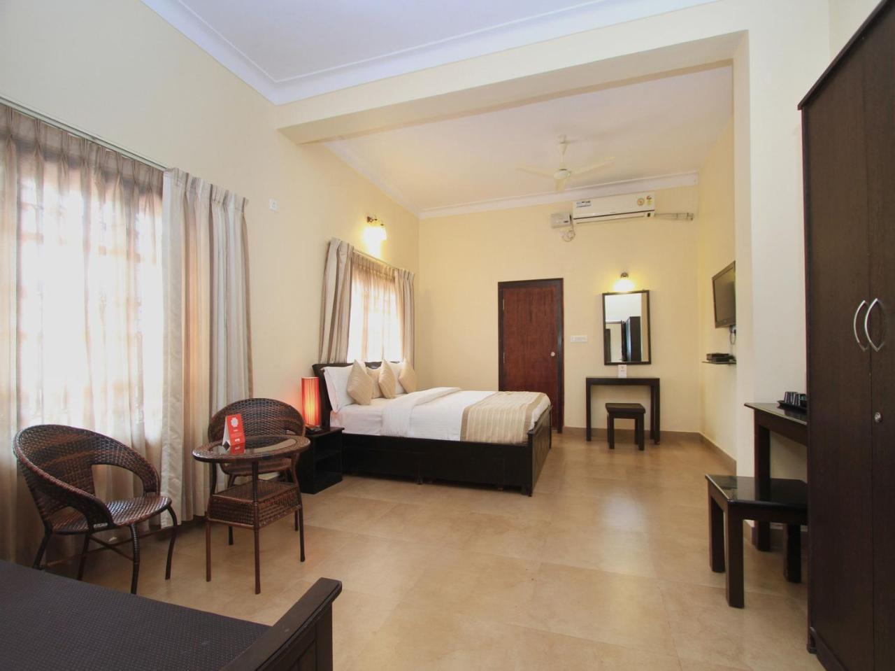 Hotel Bota Royal à Kushālnagar Extérieur photo